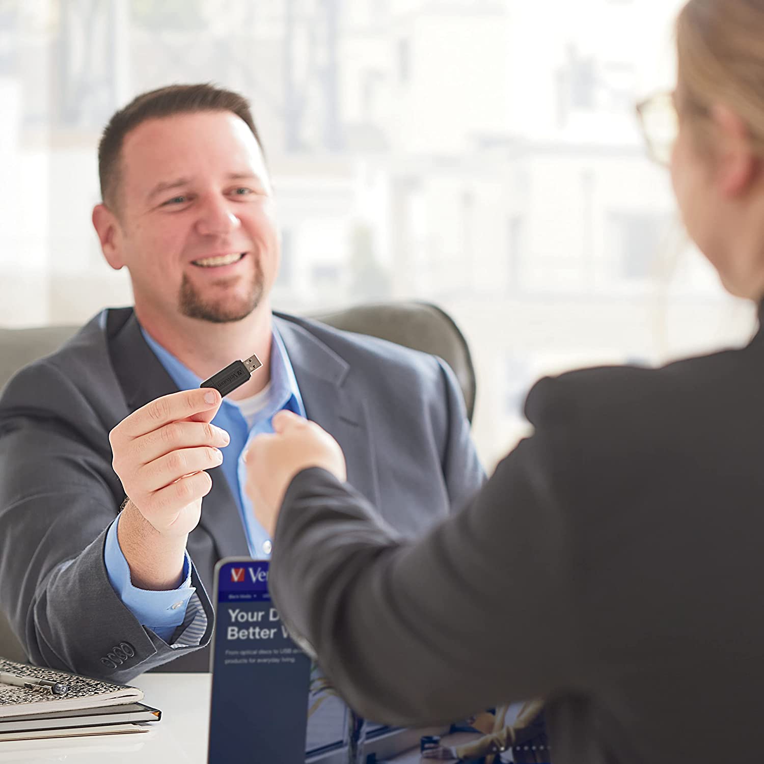 Verbatim 8GB Pinstripe Retractable USB 2.0 Flash Drive with Microban Antimicrobial Product Protection | Black - Image 8